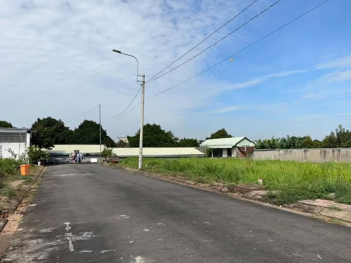 Đất nền mặt tiền nhựa Long Khánh 120m² giá 1.75 tỷ - Sổ riêng thổ cư