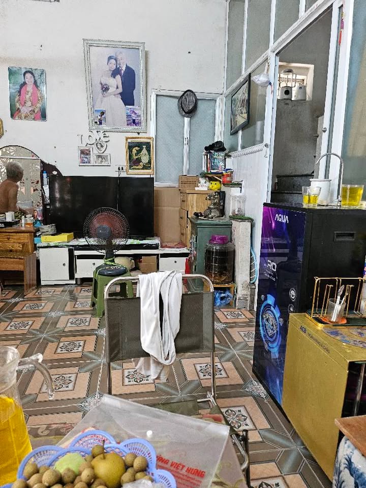 Nhà cấp 4 Đức Giang 30m² giá 4.7 tỷ - Mảnh đất hiếm có gần chợ!