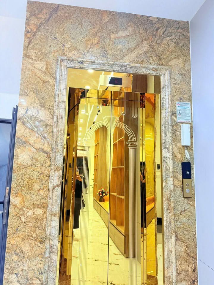 Bán nhà 6 tầng có thang máy tại Tân Mai, Hoàng Mai - 50.5m² chỉ 23.8 tỷ!