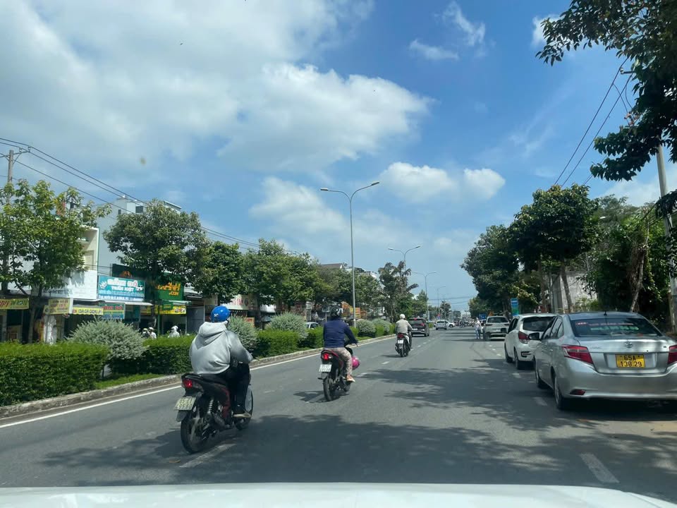 Bán mặt tiền đường Nguyễn Văn Cừ, quận Ninh Kiều, 99m² - Đầu tư sinh lời tuyệt vời!