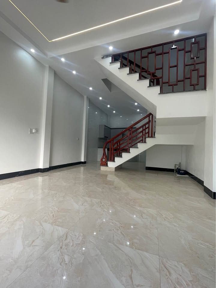 Nhà 3 tầng Ninh Sơn 55m² giá 2.xx tỷ - Hướng Tây ghé Bắc, cơ hội đầu tư tuyệt vời!