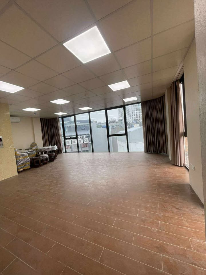 Cho thuê văn phòng mặt phố Cự Lộc 75m² giá 14 triệu - Gần Royal City