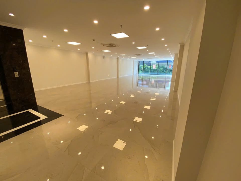 Sàn văn phòng cho thuê tại Nguyễn Xiển 150m², giá chỉ 6 triệu/tháng - Văn phòng mới đẹp!