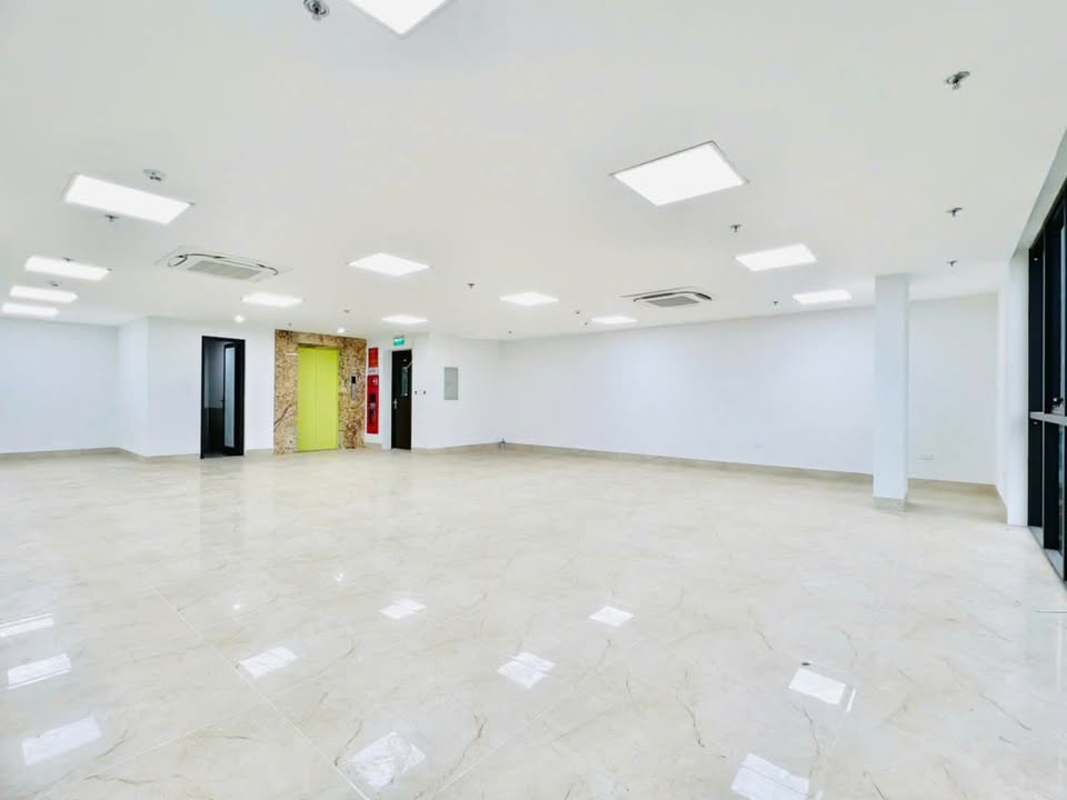 Văn phòng cho thuê mặt phố Hoàng Văn Thái, quận Thanh Xuân, diện tích 80-140m², giá chỉ từ 13 triệu/tháng - Sẵn sàng làm việc!