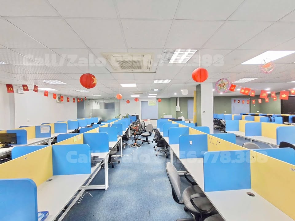 Cho thuê văn phòng đẹp tại Trung Hòa - Cầu Giấy 320m² giá 70 triệu/tháng - Sẵn sàng vào làm việc!