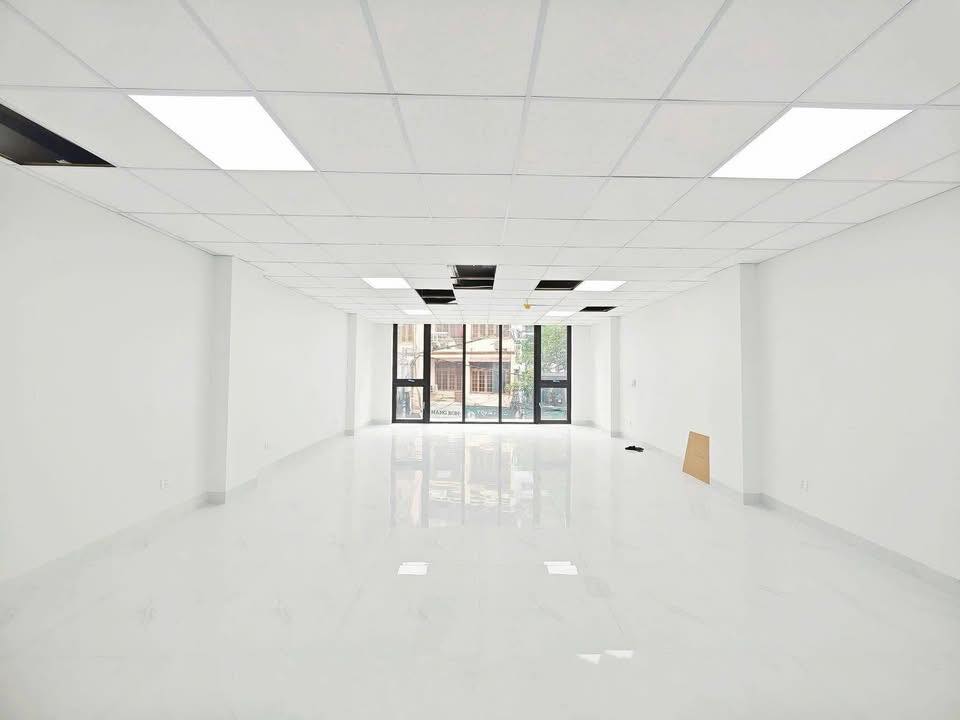 Văn phòng cho thuê tại phố Nguyễn Ngọc Nại, Thanh Xuân 140m² - Vị trí trung tâm ngã tư Sở!