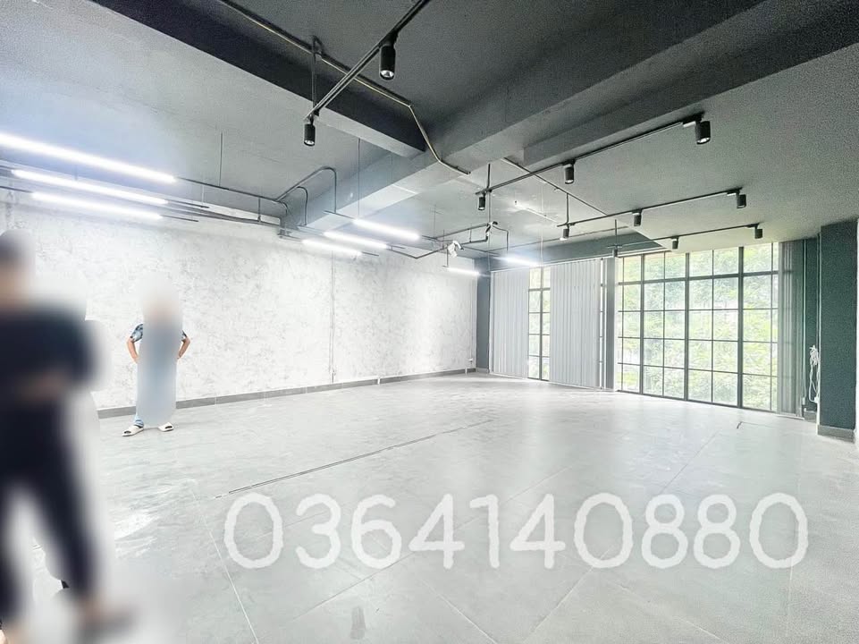 Cho thuê văn phòng Mễ Trì 150m² giá 30 triệu - Không gian làm việc lý tưởng!