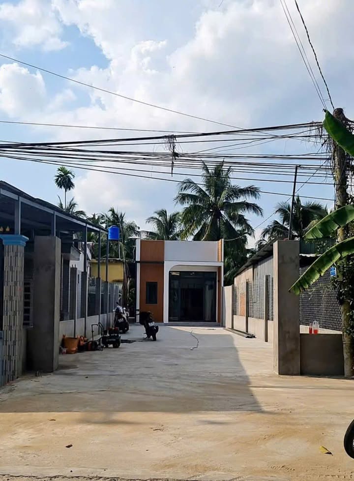 Nhà riêng Phú Nhuận Bến Tre 306m² giá 2.8 tỷ - Sổ hồng chính chủ!