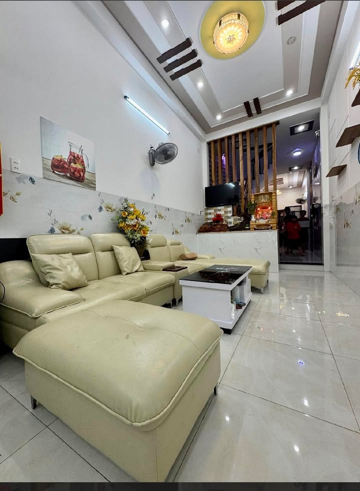 Bán nhà mặt tiền đường Nguyễn Thị Minh Khai, Quy Nhơn 93m² - Nhà đẹp, giá chỉ 7 tỷ!