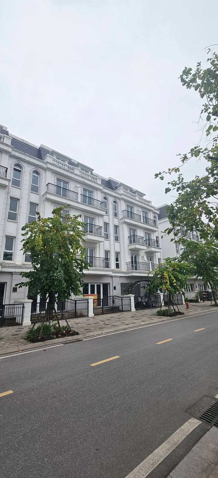 Shophouse Euro Window Twin Park Trâu Quỳ 75m² giá 19.5 tỷ - Khu đô thị đáng sống!