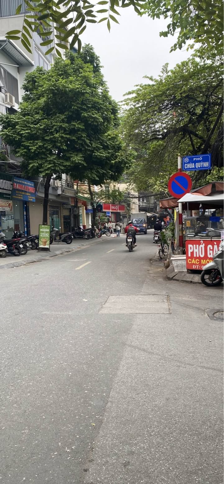 Nhà phố Chùa Quỳnh 45m² giá 8.9 tỷ - Sân riêng thoải mái, ô tô tránh nhau!