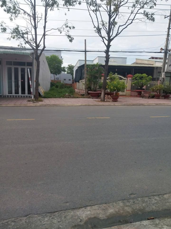 Bán đất mặt tiền Hoàng Lê Kha, Châu Thành, Tây Ninh - Diện tích 181.5m², giá 6.5 tỷ - Thương lượng ngay!