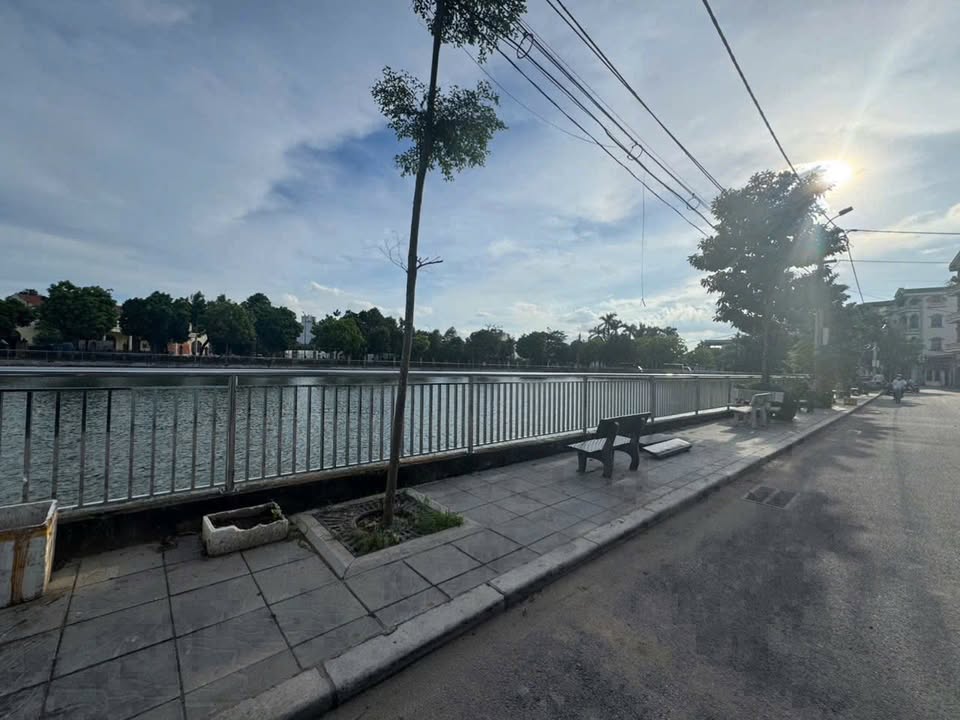 Đất nền Diệu Tiên, Từ Sơn 107m² giá 4 tỷ - Đường rộng, gần hồ