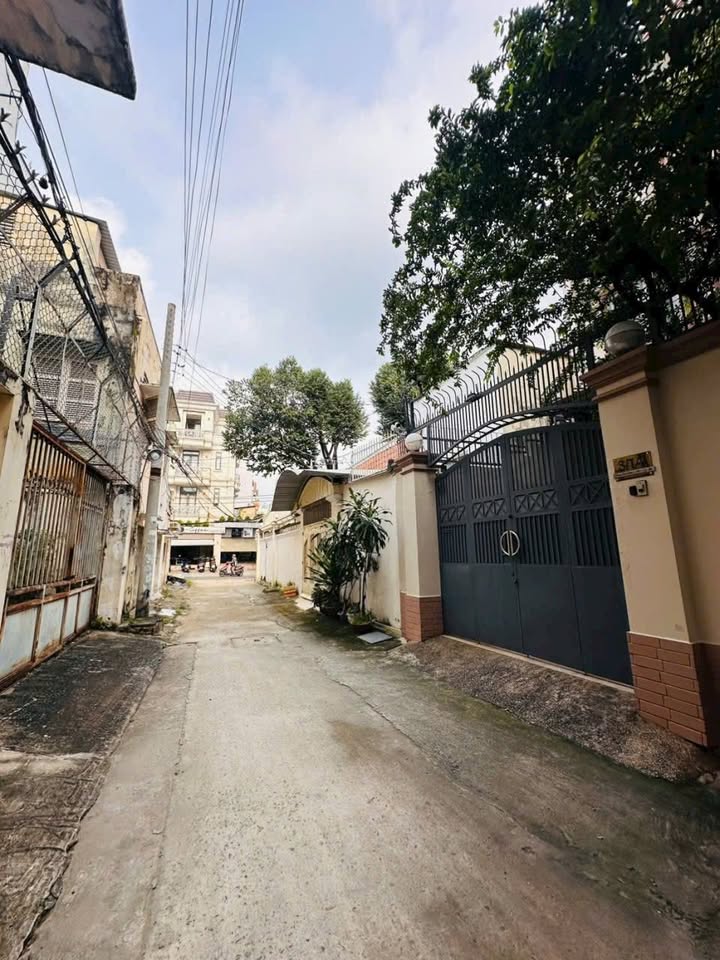 Nhà phố 2 mặt tiền Phan Đăng Lưu, Phú Nhuận 145m² giá 23.5 tỷ - Đầu tư sinh lời ngay!