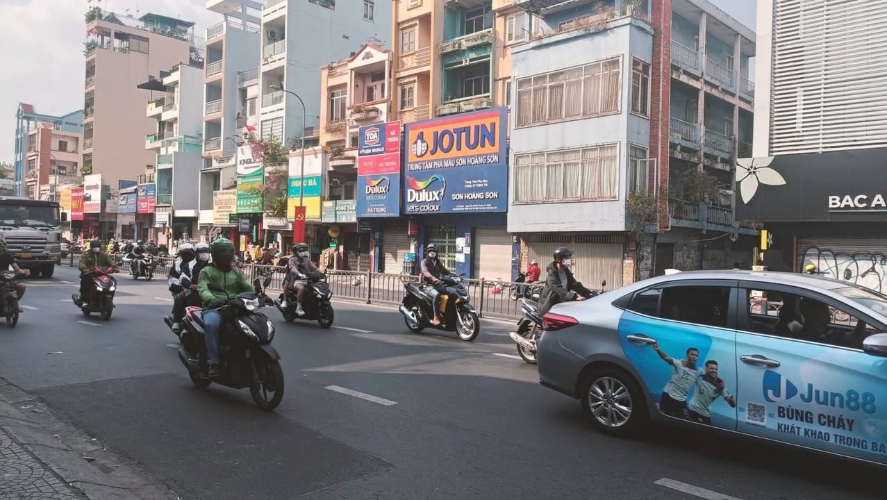 FrontHouse mặt tiền Bạch Đằng, Bình Thạnh 100m² giá 23.99 tỷ - Kinh doanh đỉnh cao!