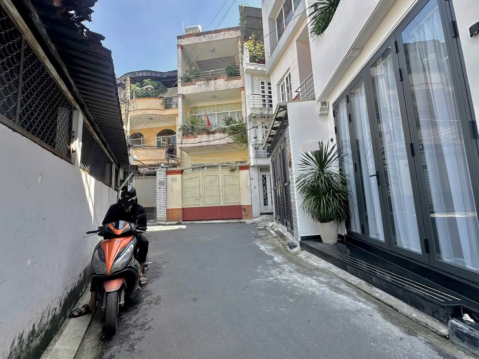 Nhà phố hẻm ô tô Nguyễn Văn Trỗi, Phú Nhuận 36m² giá 7 tỷ - Thiết kế hiện đại, tiện nghi