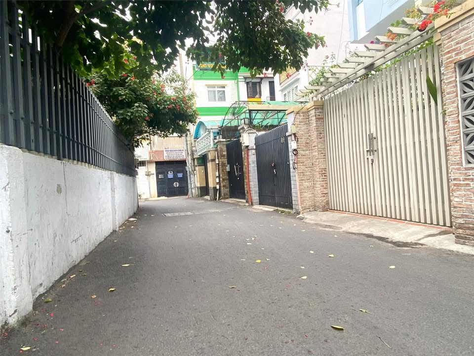 Nhà mặt tiền Nguyễn Đình Chính, Phú Nhuận 54m² giá 10.7 tỷ - Cơ hội đầu tư tuyệt vời!