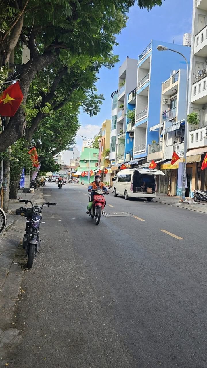 Nhà mặt tiền Lò Siêu Quận 11 42m² giá 10 tỷ - Đang cho thuê 18 triệu/tháng!