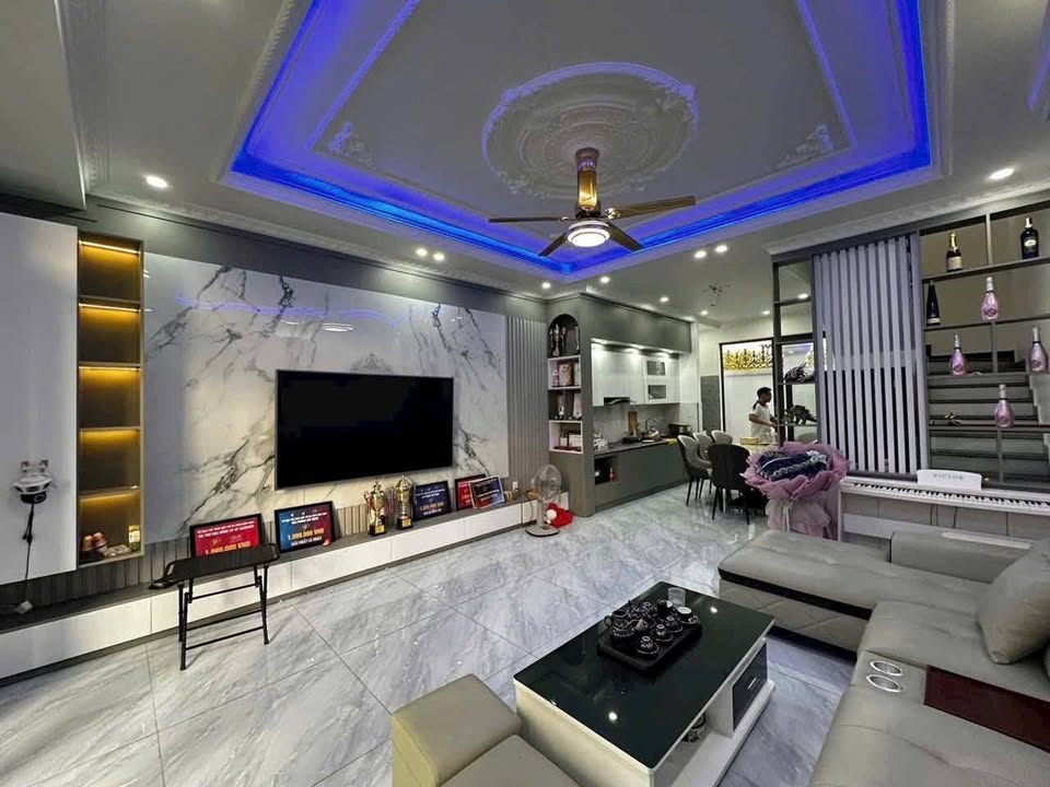 Nhà 3 tầng Nam Sơn, An Dương 65m² giá 3.75 tỷ - Sổ đỏ chính chủ!