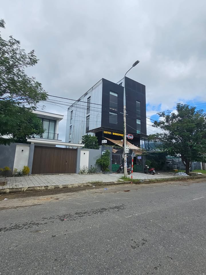 Townhouse 5 tầng mặt tiền Nguyễn Đình Hoàn, Sơn Trà, 229m² - Cơ hội đầu tư vàng!