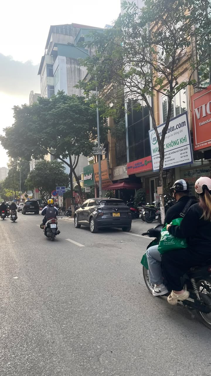 Mặt phố kinh doanh Nguyễn Khánh Toàn 79m² giá 23 tỷ - Đầu tư sinh lời hấp dẫn!