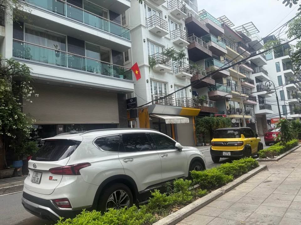 Lô đất Mặt Phố Tây Hồ 120m² giá 28 tỷ - Đầu tư sinh lời tuyệt vời!