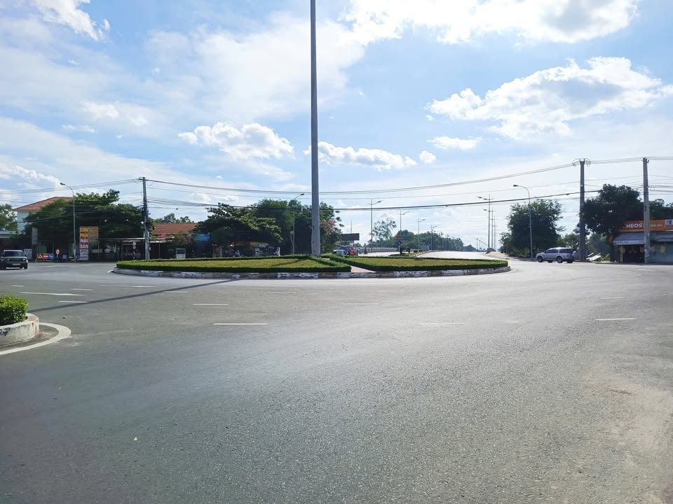 Đất thổ cư hai mặt tiền tại vòng xoay Phú Hài, Phan Thiết 98.8m² giá 4.2 tỷ - Kinh doanh thuận lợi!