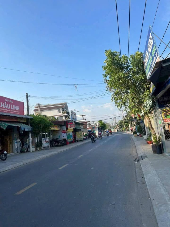 Nhà xưởng mặt tiền đường Trần Văn Mười, Hóc Môn 265m² giá 15 tỷ - Cơ hội đầu tư tuyệt vời!