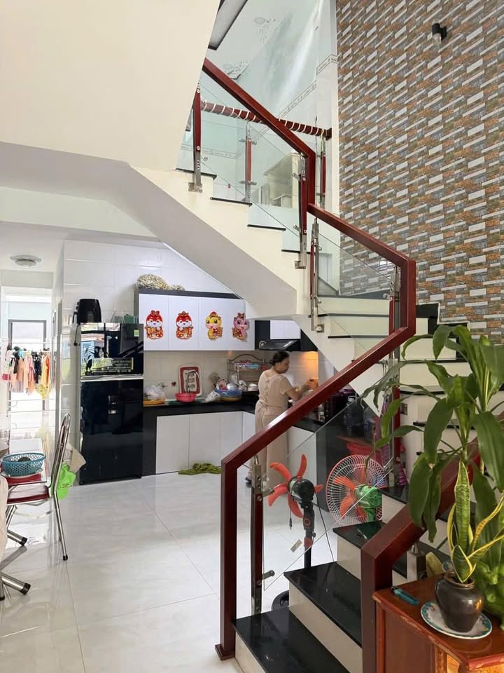 Nhà 3 tầng đường Lê Hữu Trác, Đà Nẵng 94m² giá 10.5 tỷ - Không gian sống tiện nghi!