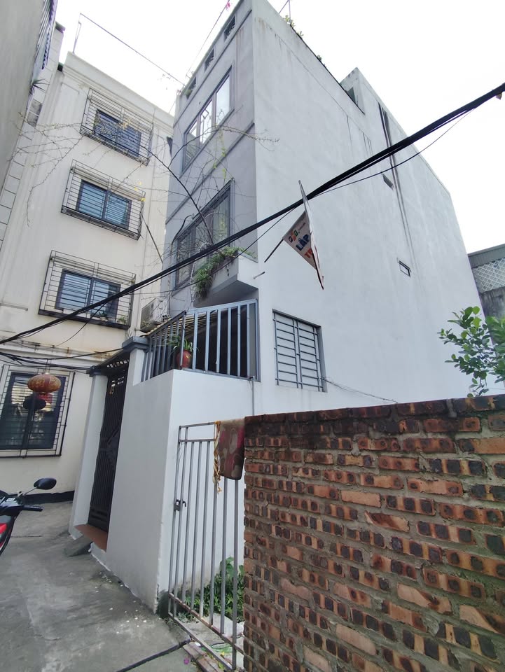 Nhà ở Thạch Bàn Long Biên 52m² giá 6 tỷ - Sổ đỏ chính chủ, không lỗi phong thủy!