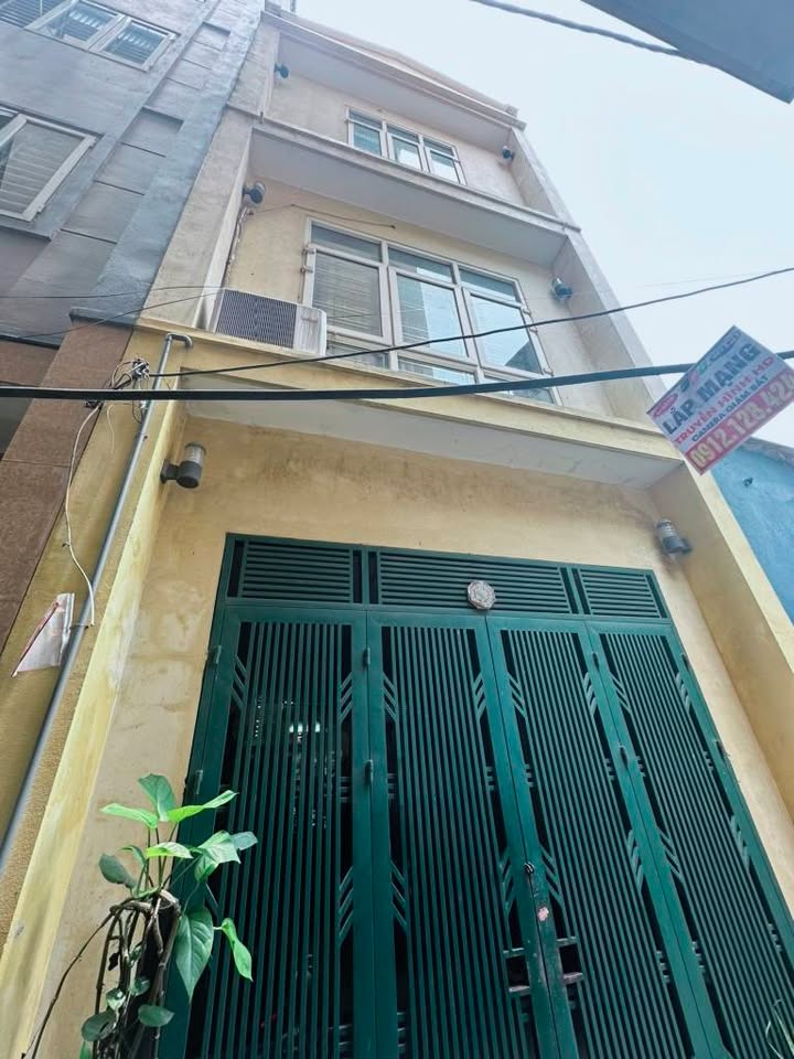 Nhà riêng Mễ Trì 77m² giá 11 tỷ - Vị trí đắc địa, tiện ích đầy đủ!