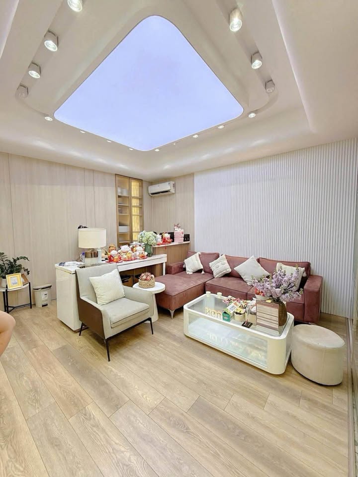 Nhà 3 tầng mặt tiền Đỗ Quang, Đà Nẵng 60m² chỉ 16 triệu - Phù hợp kinh doanh ngay!