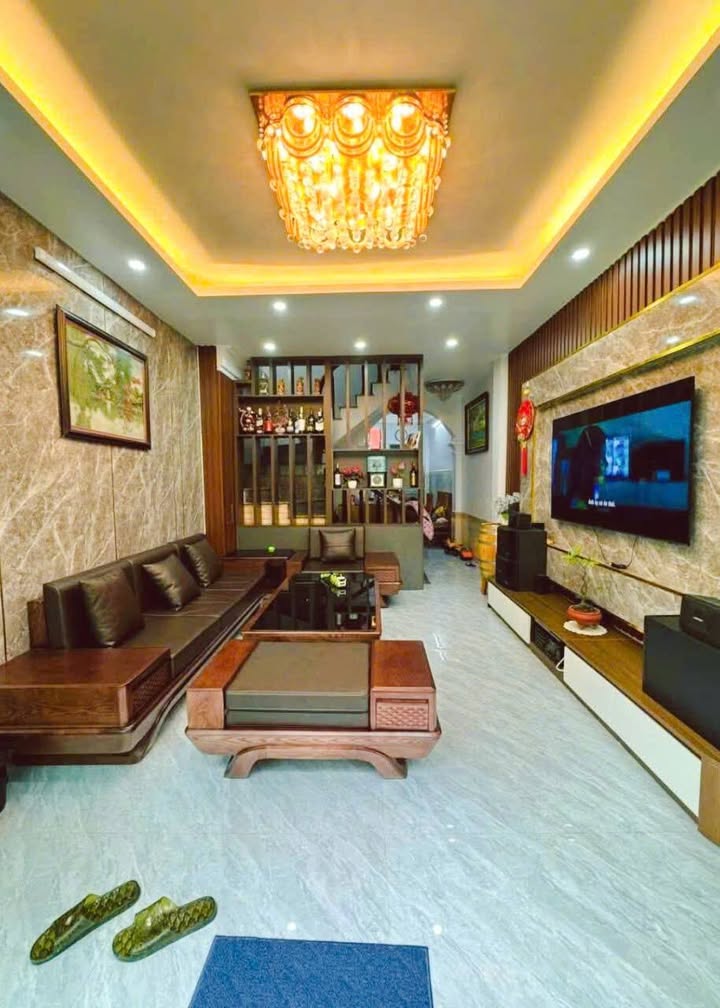 Nhà đẹp Đại Mỗ 42m², 4 tầng giá 7 tỷ - Sổ đỏ chính chủ, ô tô vào tận nơi!