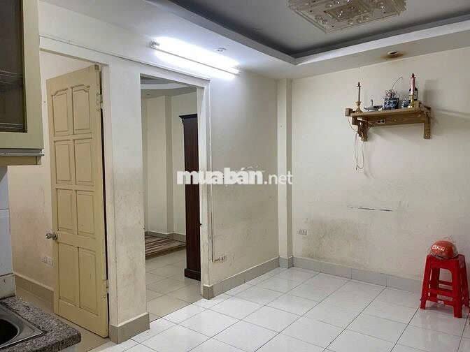 Căn hộ chung cư Đê La Thành 40m² giá 6 triệu - Nhà sạch sẽ, vào ở ngay!
