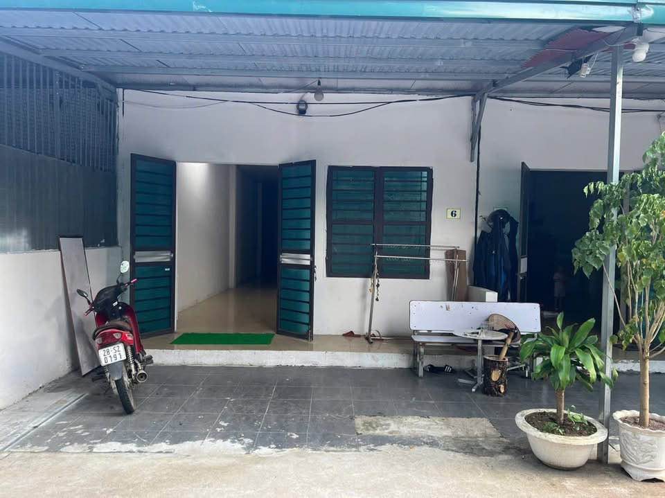 Nhà cấp 4 tại Thống Nhất, Sơn Tây 100m² giá 700 triệu - Ô tô đỗ cửa, sổ đỏ chính chủ!