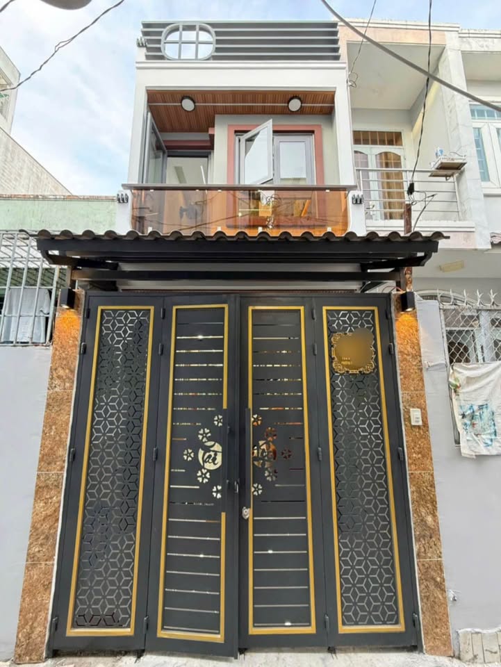 Nhà đẹp Tân Phú 51m² giá 5.6 tỷ - Sổ hồng chính chủ, gần mặt tiền!