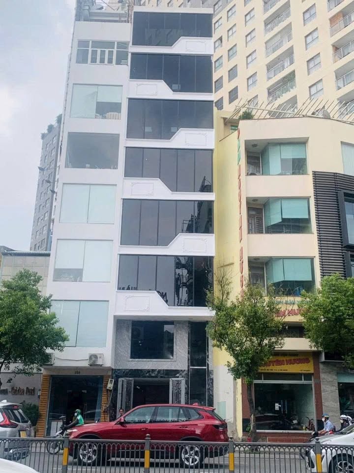 Toà nhà mặt tiền 154 Nguyễn Văn Trỗi, Phú Nhuận 66m² giá 30 tỷ - Kinh doanh sầm uất, gần sân bay!