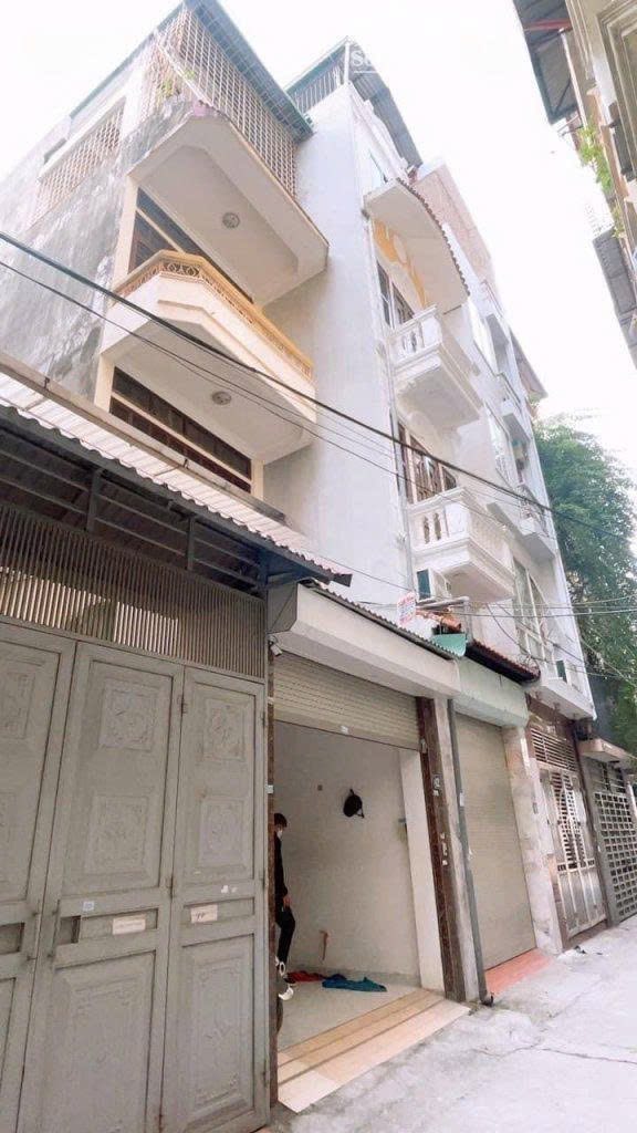 Nhà cho thuê Ngõ 98 Thái Hà, Đống Đa, 15m² - Vào ở ngay!