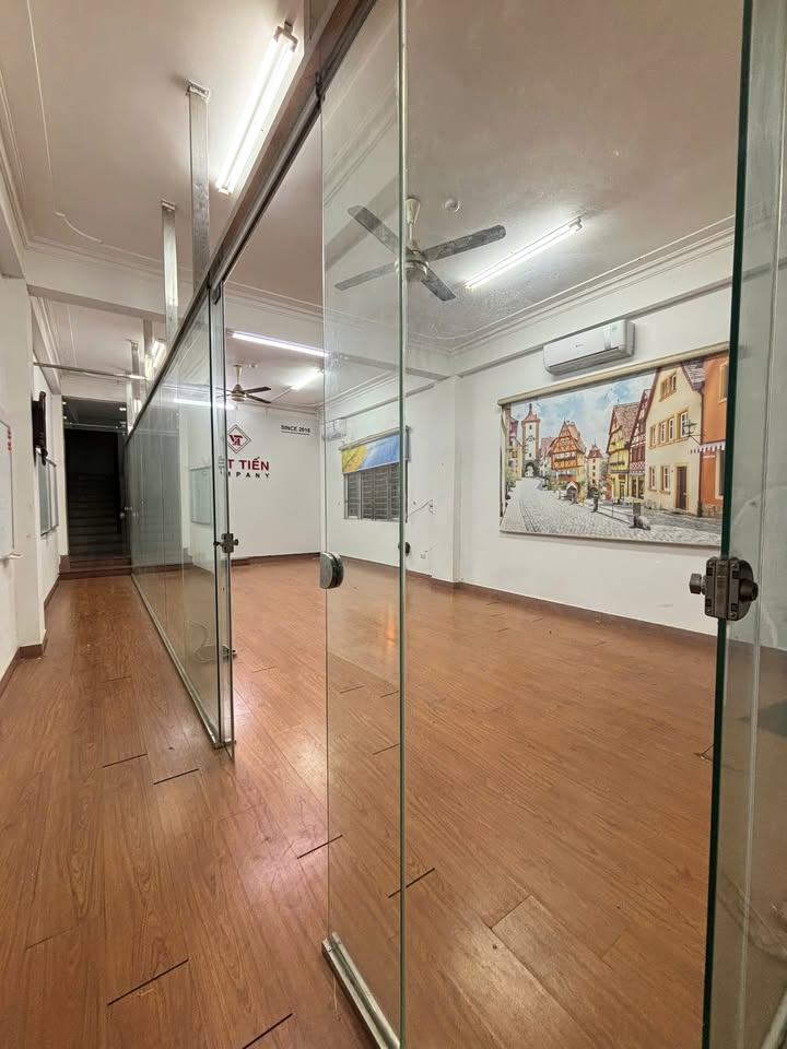 Cho thuê văn phòng 75m² tại phố Tưởng Dân Bảo, Thanh Xuân - Giá chỉ 17 triệu/tháng!