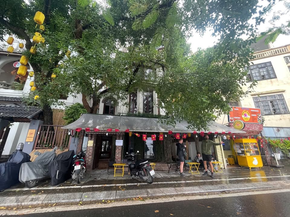 Cho thuê mặt bằng FrontHouse tại Linh Lang 100m² giá 60 triệu - Đặc biệt có sân vườn nhỏ!