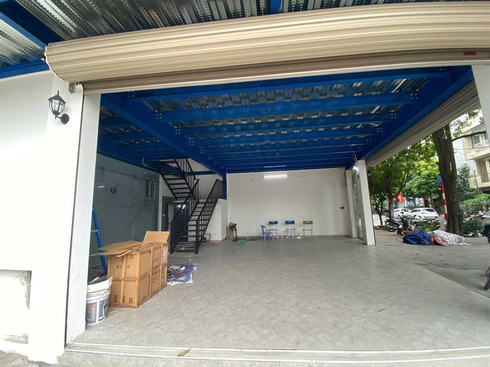 Cho thuê nguyên căn mặt phố Thanh Am, Long Biên 60m² giá 16 triệu - Vị trí đỉnh cao cho mọi loại hình kinh doanh!