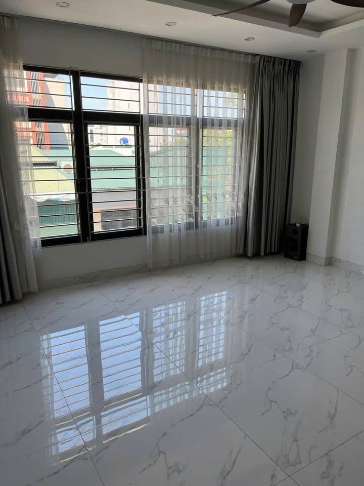 Cho thuê văn phòng Ỷ La, Hà Đông 35m² giá 3.5 triệu - Vị trí thuận lợi gần SYM