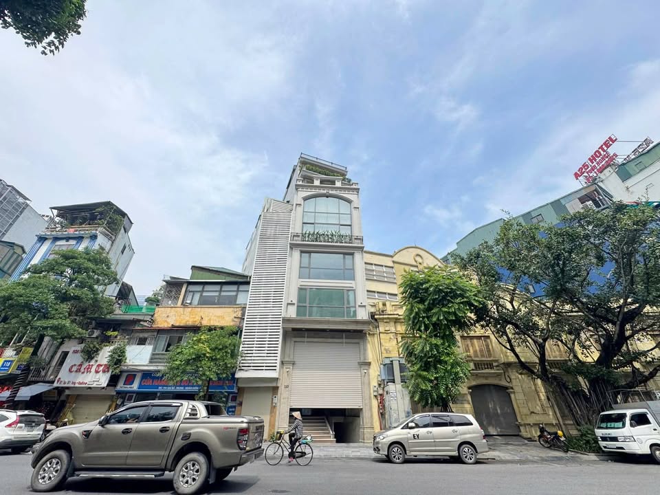 Building cho thuê mặt phố Xã Đàn 100m² x 7 tầng - Vị trí đắc địa, giá chỉ 190 triệu!