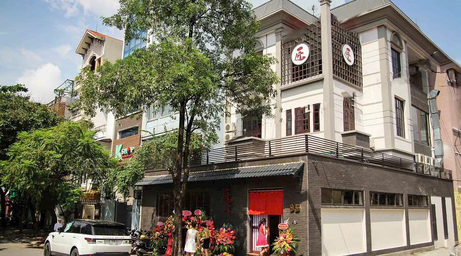 Biệt thự sân vườn cho thuê tại Linh Lang, 100m² giá 60 triệu - Mặt phố đắc địa!