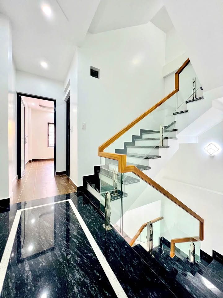 Nhà bán Thiên Lôi, Lê Chân, Hải Phòng 65m² giá 4.65 tỷ - Vị trí đẹp, nội thất sang trọng!