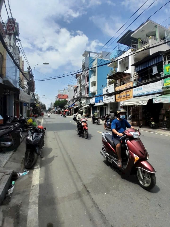 Nhà chính chủ mặt tiền đường Hưng Phú, Q8, 37m² giá 12.2 tỷ - Sổ hồng hoàn công