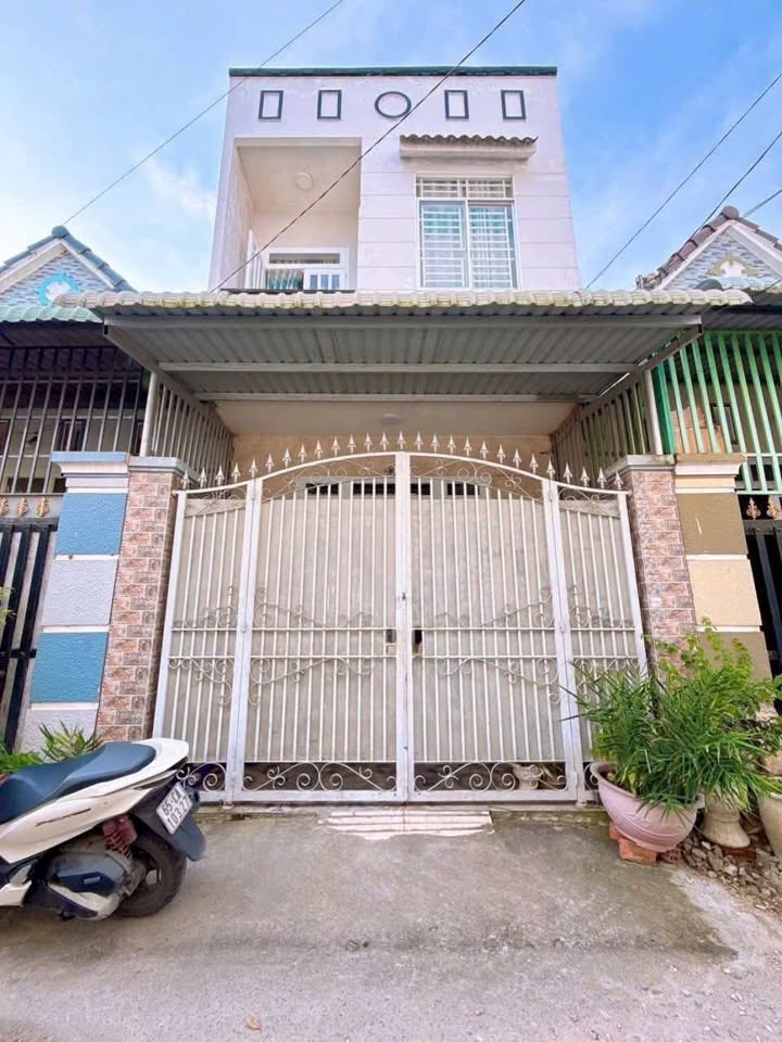 Nhà 1 trệt 1 lầu đường Trần Quang Diệu, An Thới 63m² giá 2.49 tỷ - Ô tô vào tận nhà!