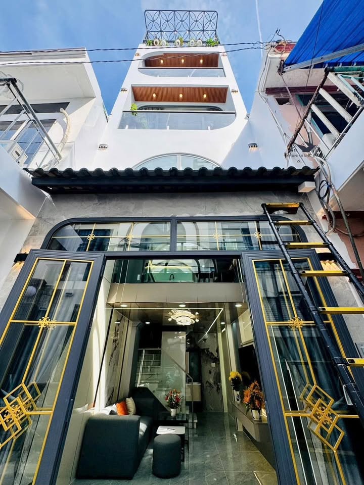 Nhà phố hẻm xe hơi Tân Bình 22m² giá 4.97 tỷ - Full nội thất cao cấp!