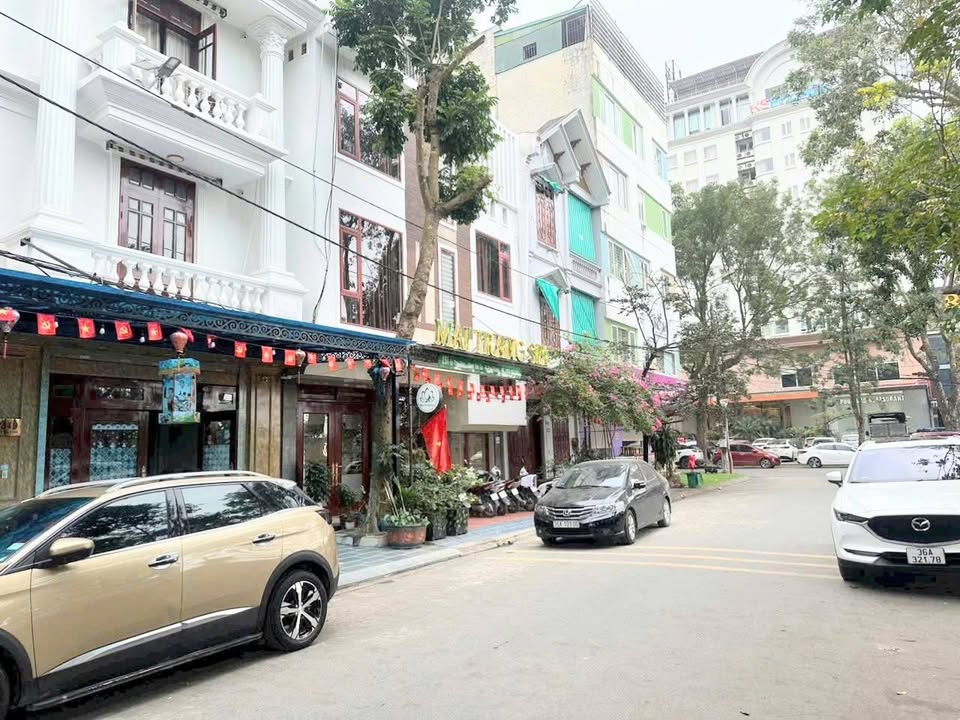 Nhà 3 tầng KĐT Đông Bắc Ga, 54m² giá 6.8 tỷ - Sẵn sàng đón Tết!