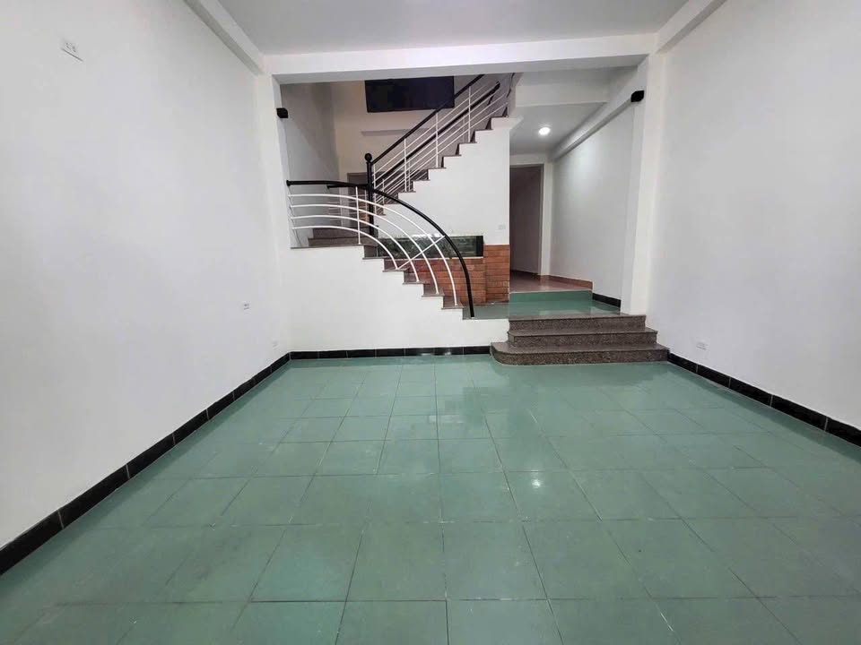 Nhà 2 tầng mặt tiền đường Hoài Thanh, Đà Nẵng 80m² giá 11 tỷ - Kinh doanh sầm uất!